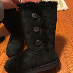 UGG talk bailey button